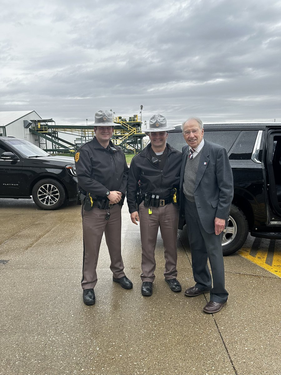 Chuck Grassley tweet media