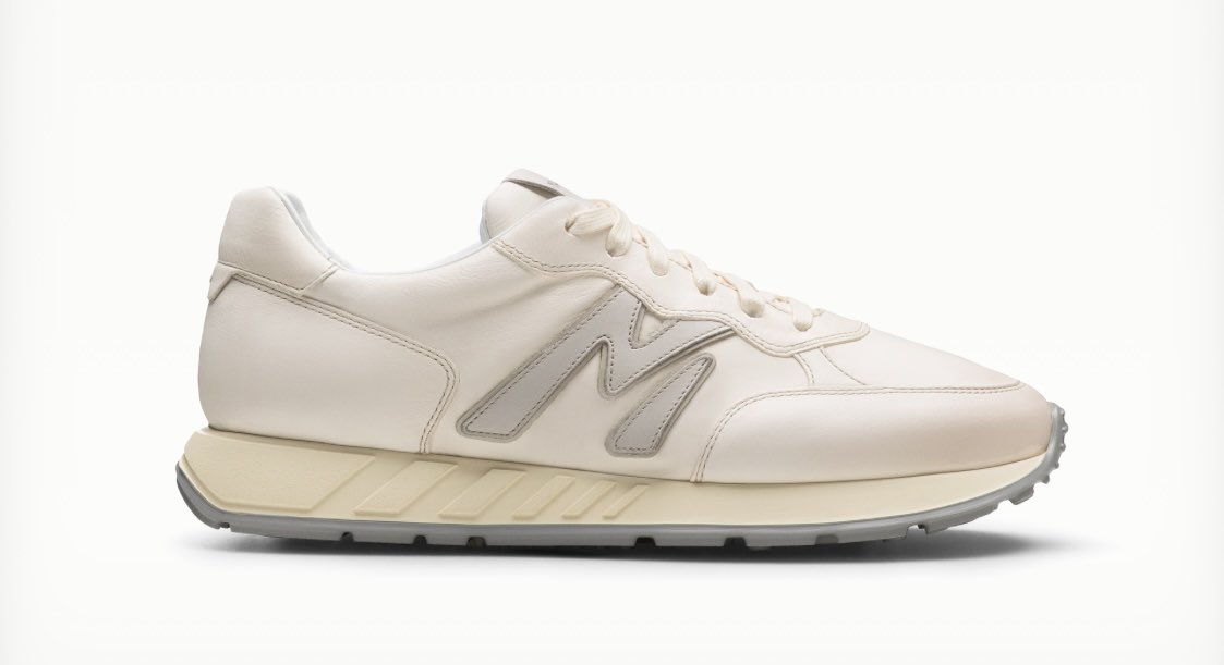 BPSkinner's tweet photo. This is your go to shoe of the season. You will want to wear it every day! https://t.co/bqzBZDA8to