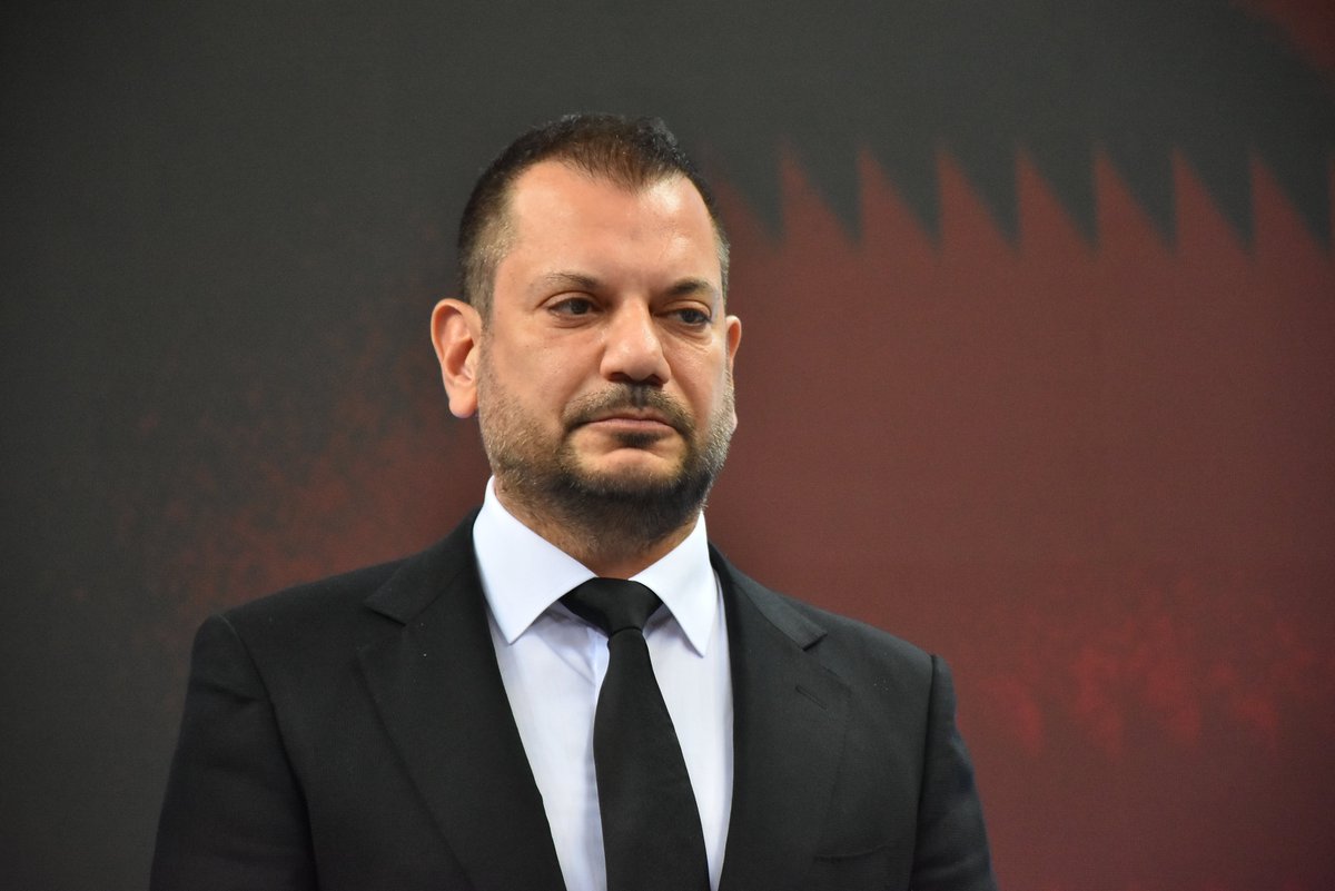 sporx's tweet photo. 🎙️"Galatasaray maçından sonra Maçka'dan bir imamımız, Metin Öztürk'e 'Sizin statta ilahi mi okunuyor?' demiş. Siz izleyince ne hissettiniz?"

Ertuğrul Doğan: "Dünyanın hiçbir yerinde böyle bir yorum yapılamaz, bize özgü... Tam yerine koymuş lafı. Yönetici arkadaşlarıma muhatap olmamalarını söyledim. Çok incinmişler. Ama bunlara alışmaları lazım. Bize böyle bir tepki verirlerse, böyle bir cevap alırlar."