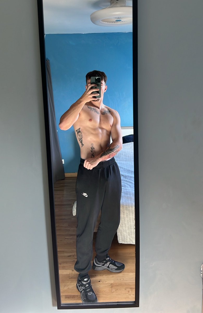 clbslt's tweet image. l’époque où j’avais encore des abdos #goodbye