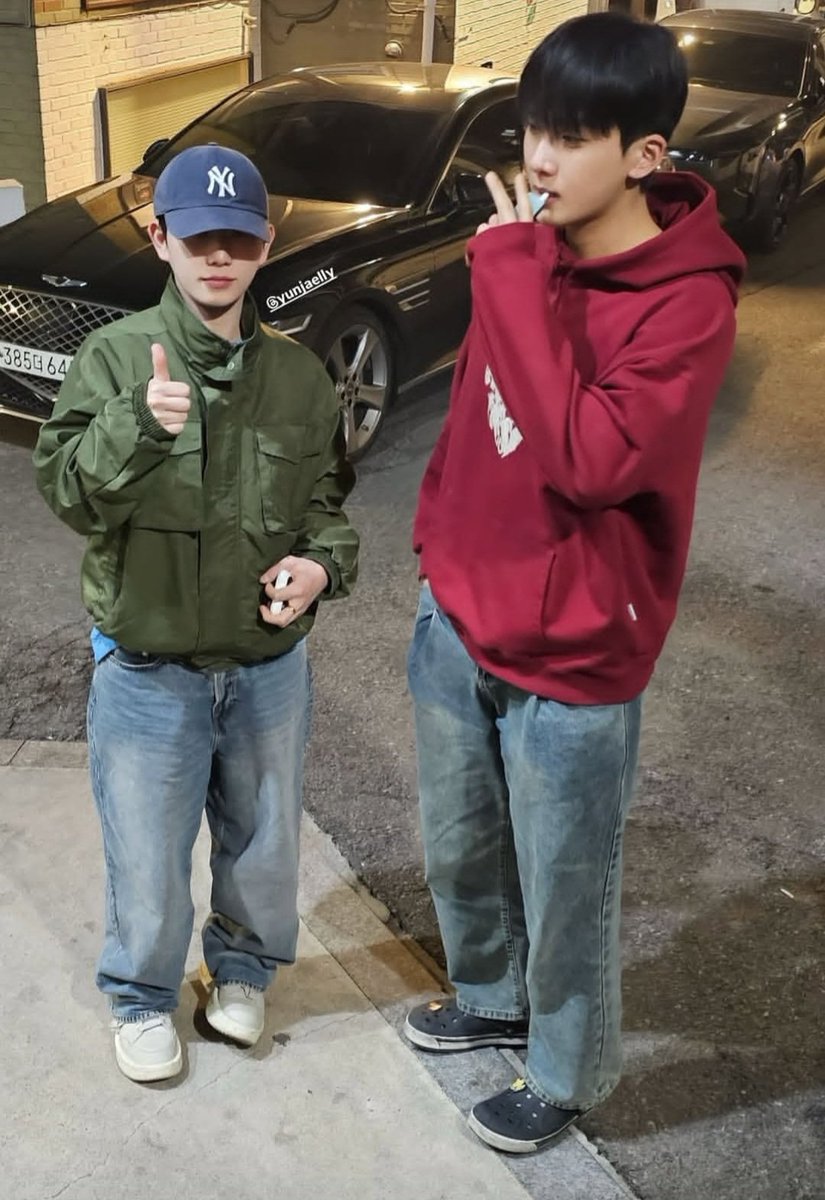 I've missed you Yunjae!! 🩷
He's so cute and tiny next to the giant 🥺

#HisMan4 #Yunjae