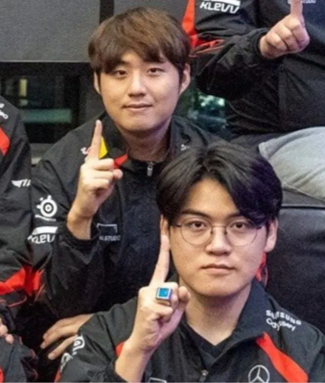 mira 💫 tweet media