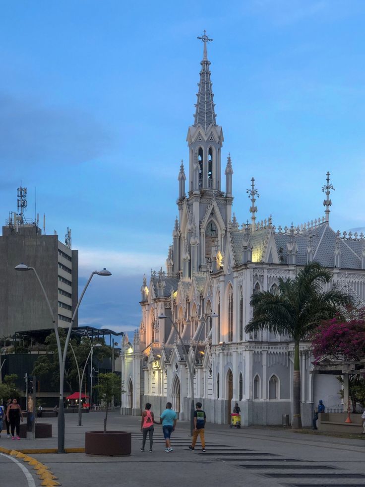 Group Lar Travel tweet media