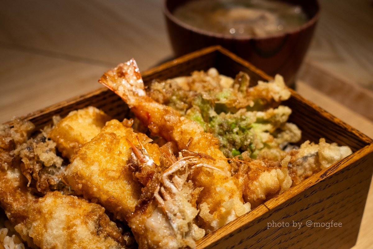 yuri abe ｜ mogfee tweet media