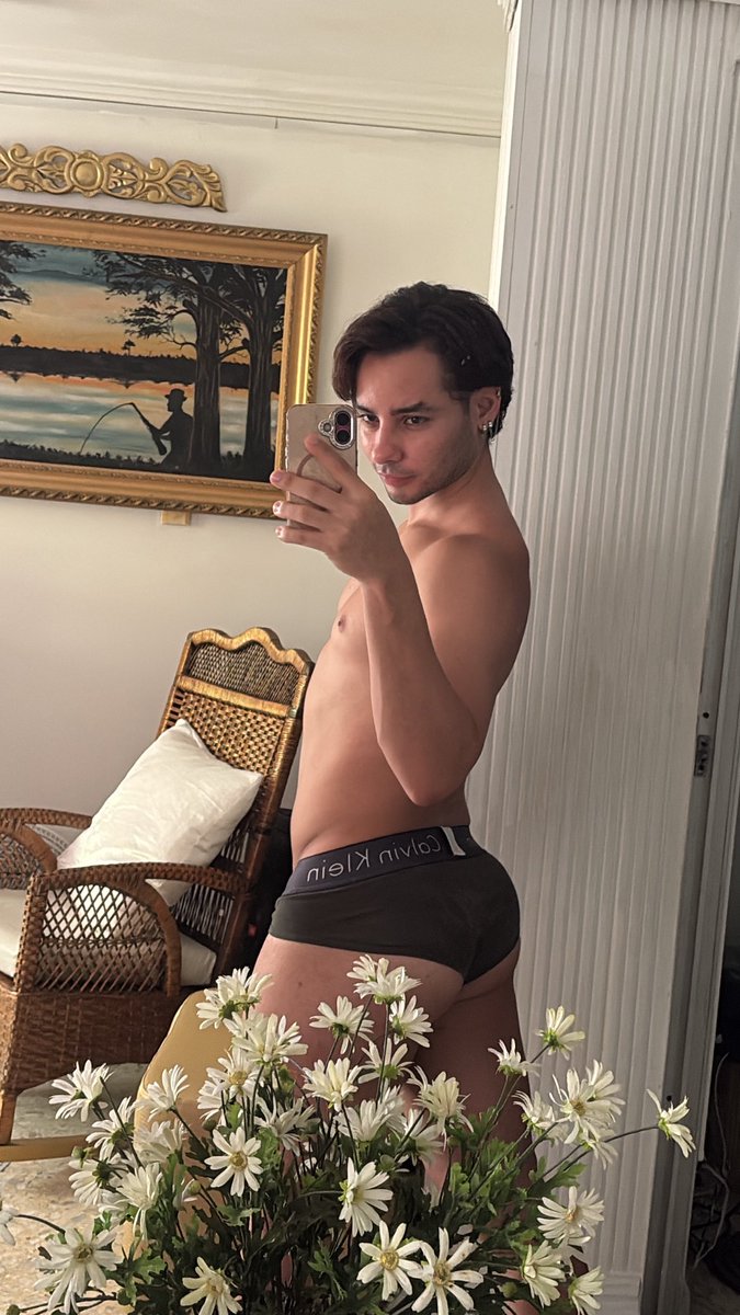 Charlie Flórez tweet media