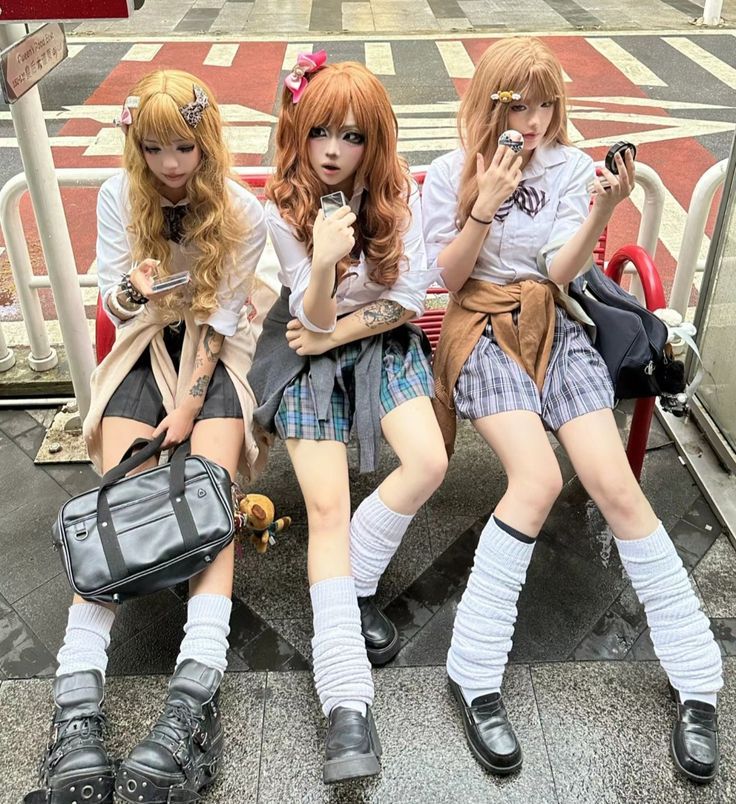 ともこ tweet media