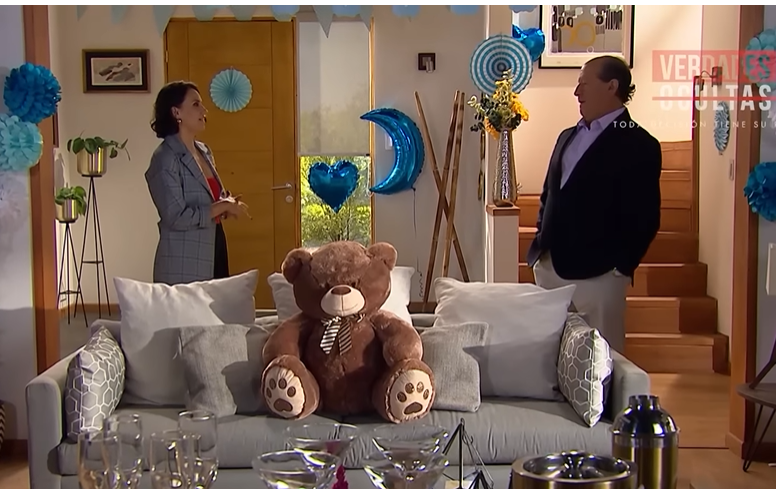 Glorita sacando algunas cositas de Eliana Zapata? como en los viejos tiempos
#Jacilina #ElJardindeOlivia