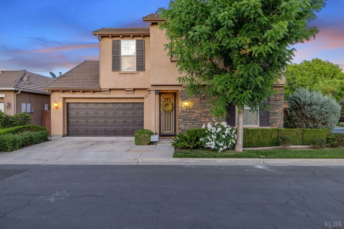 SusanKazarian's tweet photo. 1608 N Oliveto Court N, Visalia, CA, 93291
3 bed | 2.5 bath 1858 Sq. Ft.
Active | 440000
https://t.co/ajvpvuJ6Ti
Welcome to the highly desirable Mediterranean inspired gated community of Bella Sera in coveted NW Visalia. Comfort, style and low-maintenance living come together... https://t.co/0uSofJGLGC