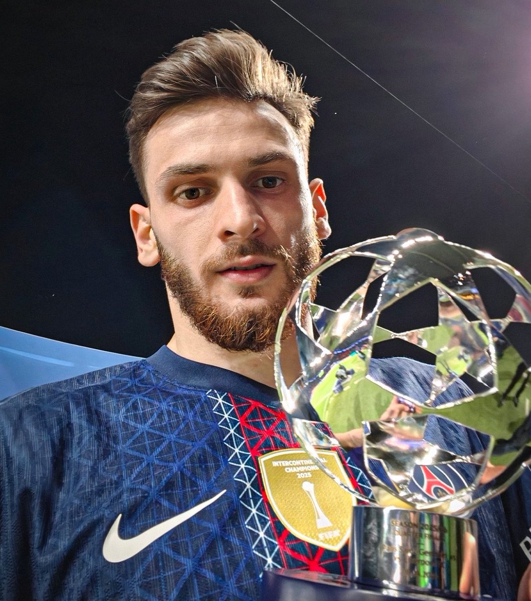 PSG Pictures That Go Hard tweet media