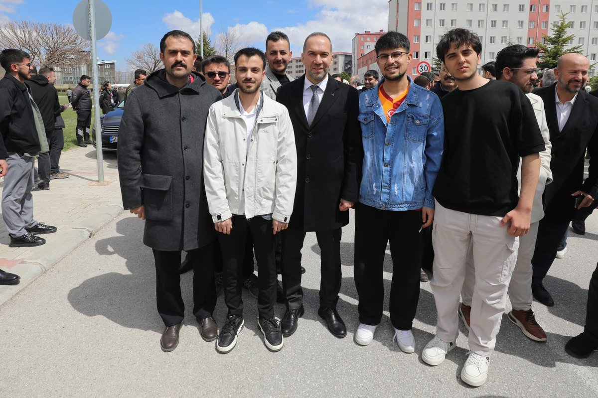"Niğde’den dünyaya bir kez daha haykırıyoruz: Filistin özgürdür, yalnız değildir 🇵🇸

📍NÖHÜ Kampüs Camii'nde düzenlenen basın açıklamasıyla, İsrail’in katliamına karşı omuz omuza durduk 💪🏼

İnsanlık onuru için susmayacağız, zulmü durdurana kadar haykırmaya devam edeceğiz! 🇹🇷 🇵🇸