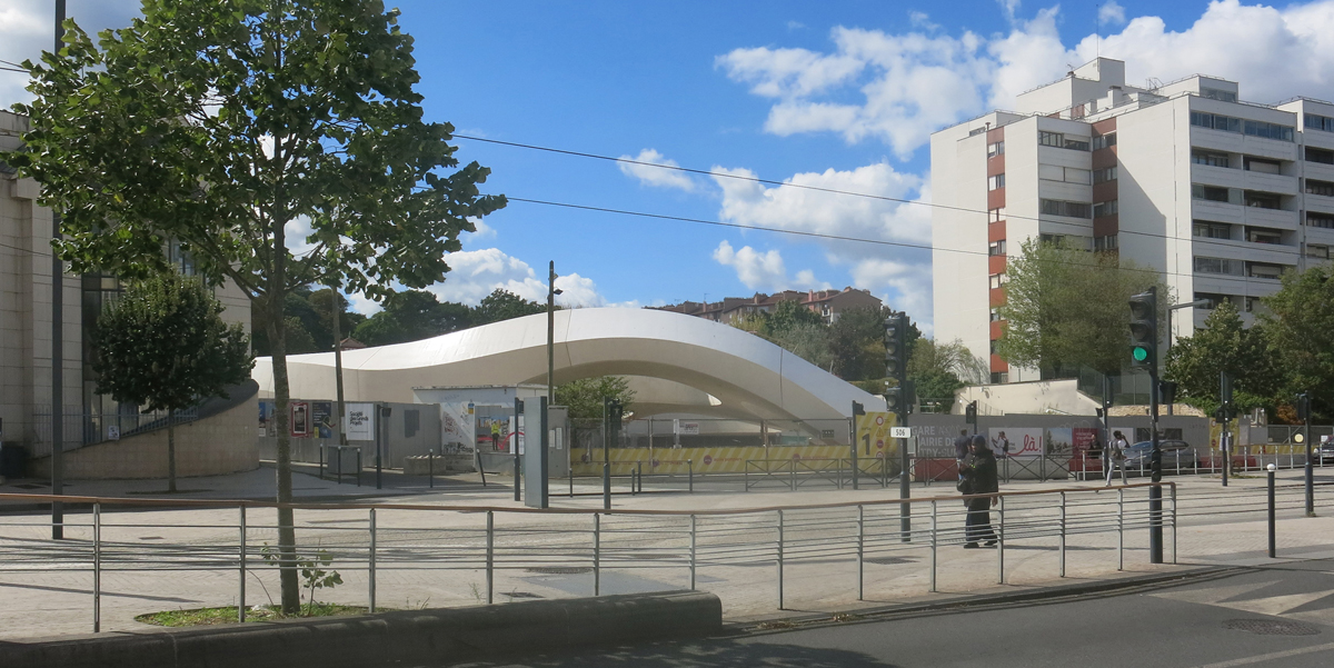 __Apur__'s tweet photo. 📌[#ALire] Quartier de gare de Mairie de Vitry-sur-Seine
La mise en service de la ligne 15 Sud début 2027 et l’ouverture de deux nouvelles gares à Vitry marquent une étape clé, renforçant l’accessibilité et la transformation urbaine des quartiers.
👉https://t.co/gpWPTHpsy0 https://t.co/B0eZPXAluo