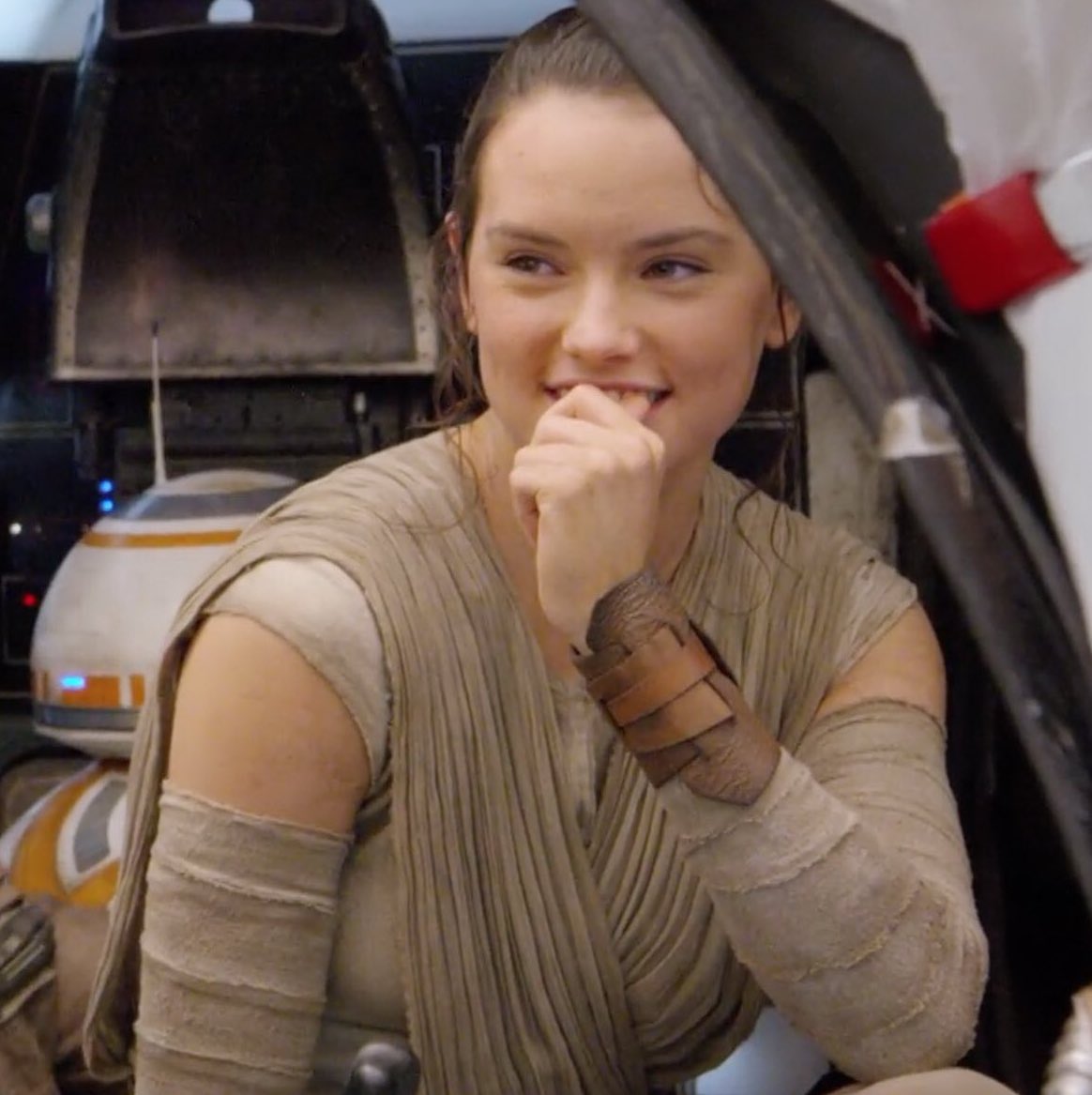 Star Wars Holocron tweet media