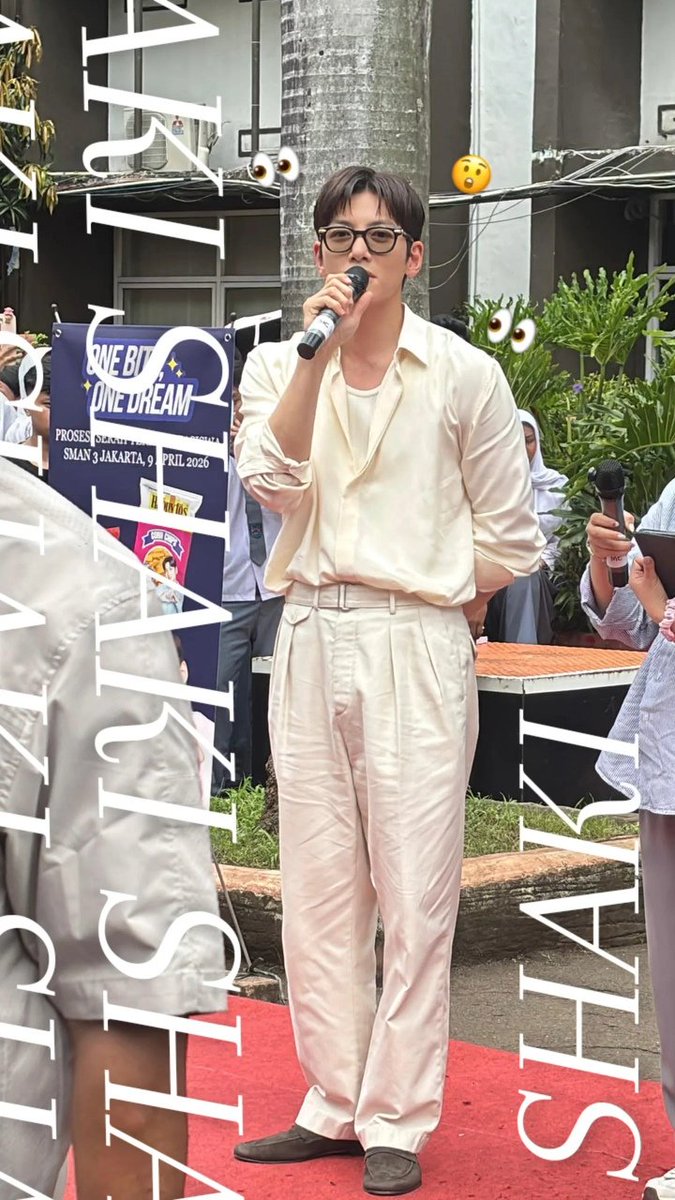 jcwsedeArg's tweet photo. Nuestro querido actor #Jichangwook , en el evento de Yakarta " Hapoy Tos Chips" 

Cr Video e imágenes 
#지창욱  #actor #parati #jcwsedeargentina🇦🇷 https://t.co/EOiK6ItPSy