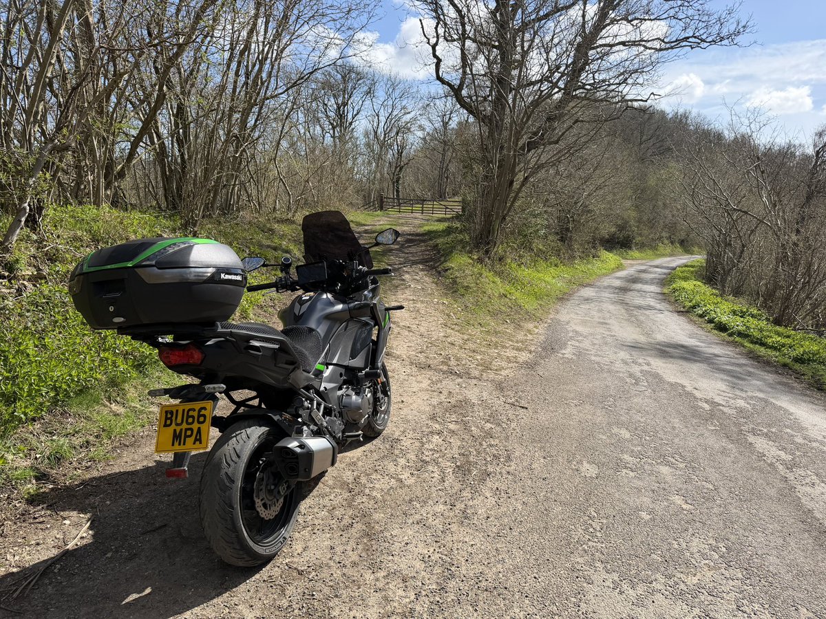 bobmcguire8's tweet image. Off the beaten track #Northyorkshiremoors #motorbikes