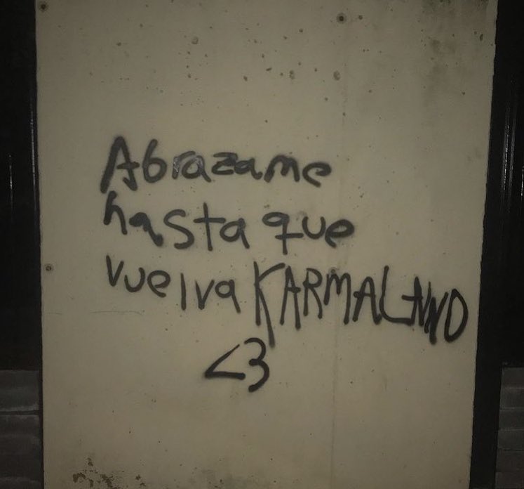 Anara_46's tweet photo. Ay ya chicos, yo les doy la razón en una cosa y es que "estos no soportarían un Karmaland", porque ni nosotros soportamos en su día, ya por eso simplemente es una obra maestra, t amo Karmaland, volvé no escuches a los mensos. https://t.co/r6gJZczXpH