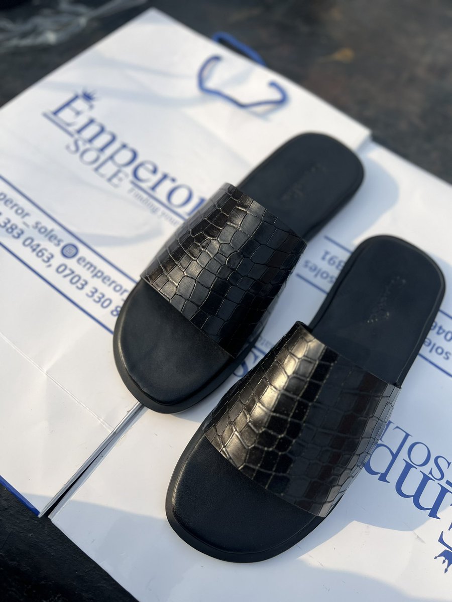 Emperorssole's tweet photo. Happy Friday Solemates🥳🥹 https://t.co/7jBT8taRcM