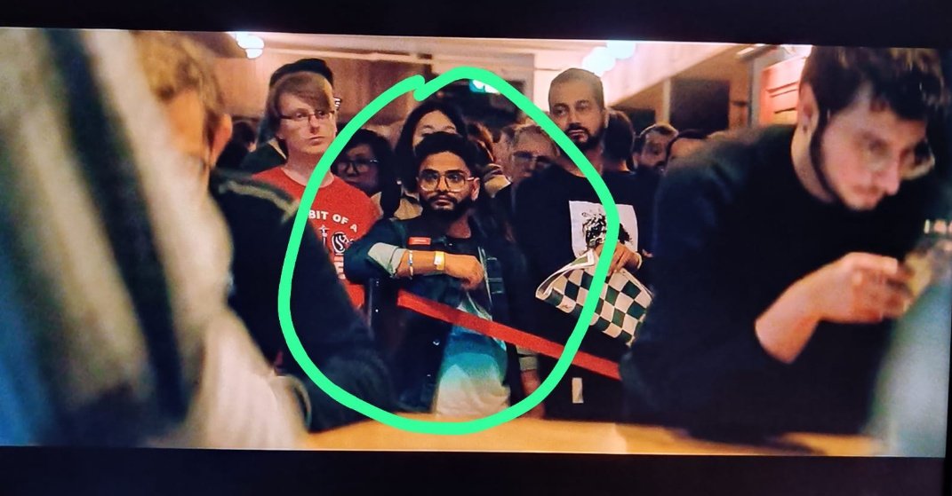 Shivamnimzo's tweet photo. I was totally shocked to see my friend @RaviGup04957337 in the Netflix documentary of @HansMokeNiemann. He had no idea about it when I broke the news. It's not every day you get lucky to be part of a Netflix documentary. I just couldn't contain my happiness when I saw this. 😍 https://t.co/bYzUgmKp5a