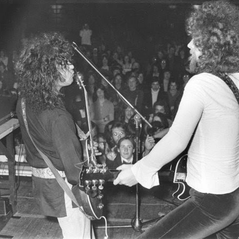 jackellyreed's tweet image. MARC BOLAN ~T. Rex 
1973 April 10th - Watford
Marc joined ELO on stage for rocknroll jam end of gig.
Jeff Lynne and Marc were friends.
 Nice article by Bev Bevan remembering this show.
(Photos: Gary Merrin) #marcbolan #TRex #ELO @FatOldAnarchist