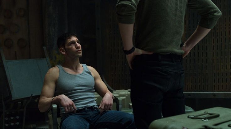 내가 너한테 이런 말 할 생각은 없었는데. 수염 깎아. 안 어울려. 머리도 밀어. 왜 또 위아래로 파프리카가 된 건데.
F: 네 외모 강박을 나한테까지 씌우지 마라.