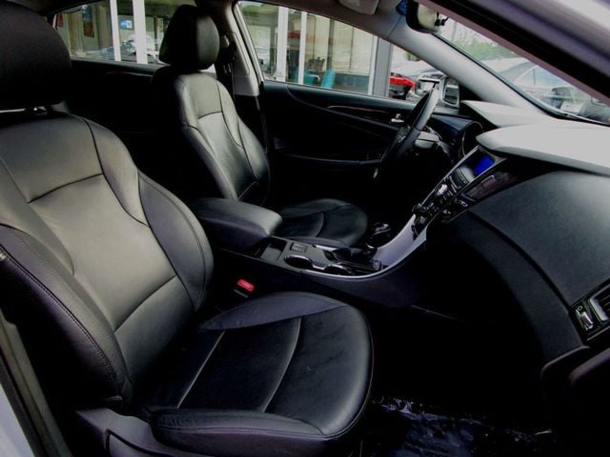 AlphaLuxryMotor's tweet photo. 2011 Hyundai Sonata   Check out our new inventory:  https://t.co/1ModrFTYXy Discover the joy of cruising in the 2011 Hyundai Sonata! With its sleek design, comfortable interior, and impressive fuel efficiency, this is more than https://t.co/OCfw6n7puR