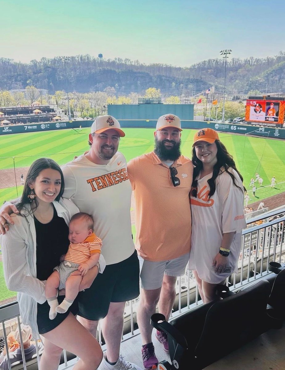 Volunteer Traditions tweet media