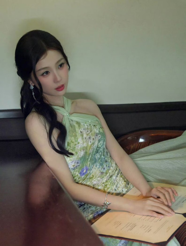 Lusi,赵露思. tweet media