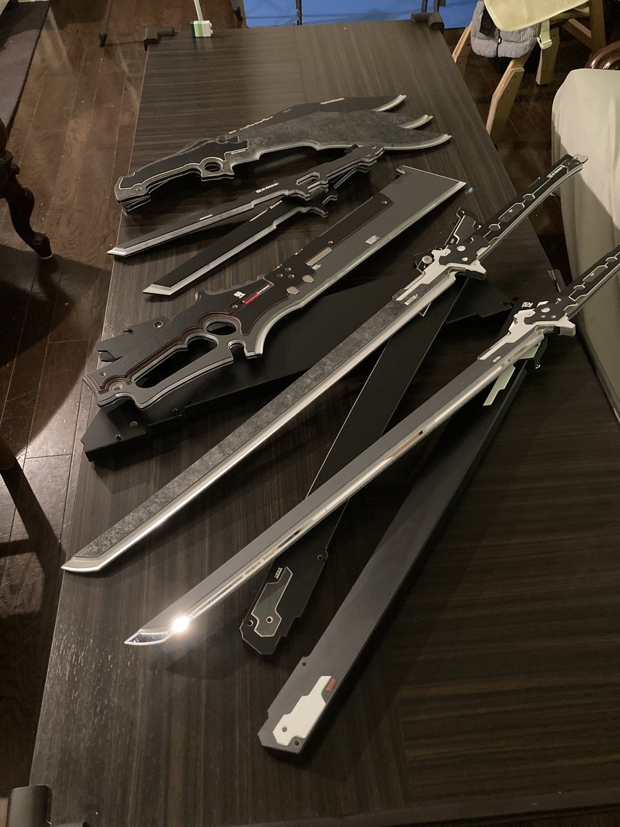 #3Dプリンターに一切頼らず完成した作品

なくても作れる
あると表現の選択肢が増える

ミラーエッジ
光刃刀