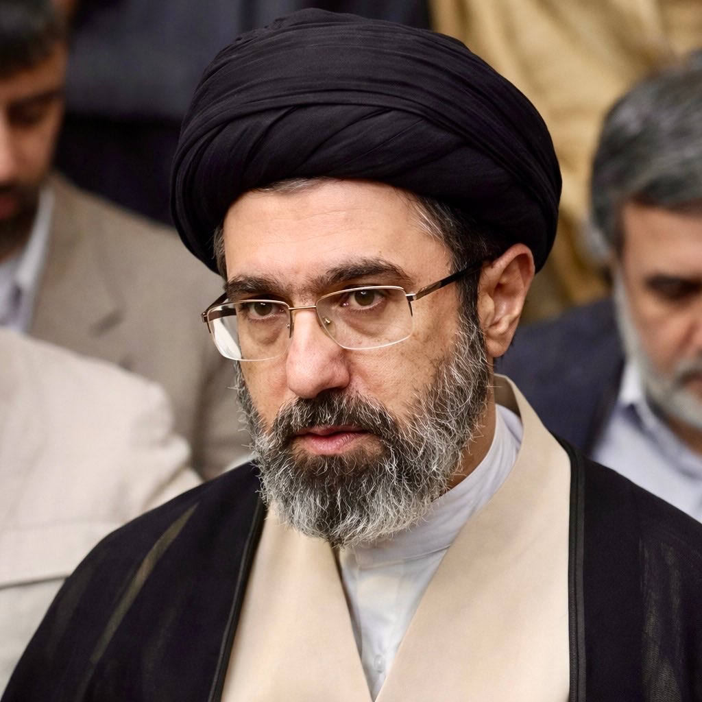 MojtabaKhamen's tweet image. NEW 🔴

Iran says it will reopen the Strait of Hormuz only after the war with the U.S. and Israel ends,