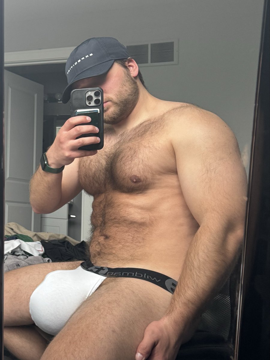 These big bull balls are starting to get a lot of attention at the gym😈Tell me what you would do if you saw me walking around your gym like this #muscle #beefy #gay #hung #bigballs #pumping