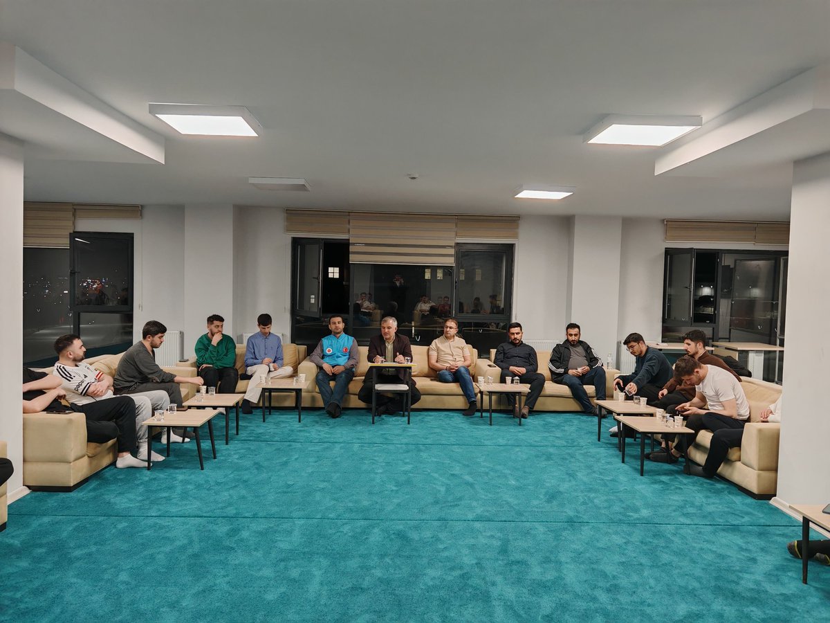 bartindgenclik's tweet photo. GSB Mehmet Rıfat Efendi Erkek Öğrenci Yurdu Manevi Rehberlik Salonunda Bartın Üniversitesi İlahiyat Fakültesi Öğr. Görevlisi Dr. İbrahim Gedik hocamızın konuk olduğu "Gençlerle Hasbihal" programımızda "Allah Yolunda Mücadele ve Bu Yolda Bir Ömür" sürmenin inceliklerini konuştuk. https://t.co/CzL0sTxgep