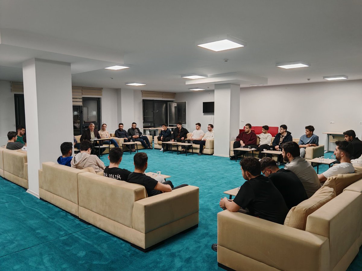 bartindgenclik's tweet photo. GSB Mehmet Rıfat Efendi Erkek Öğrenci Yurdu Manevi Rehberlik Salonunda Bartın Üniversitesi İlahiyat Fakültesi Öğr. Görevlisi Dr. İbrahim Gedik hocamızın konuk olduğu "Gençlerle Hasbihal" programımızda "Allah Yolunda Mücadele ve Bu Yolda Bir Ömür" sürmenin inceliklerini konuştuk. https://t.co/CzL0sTxgep