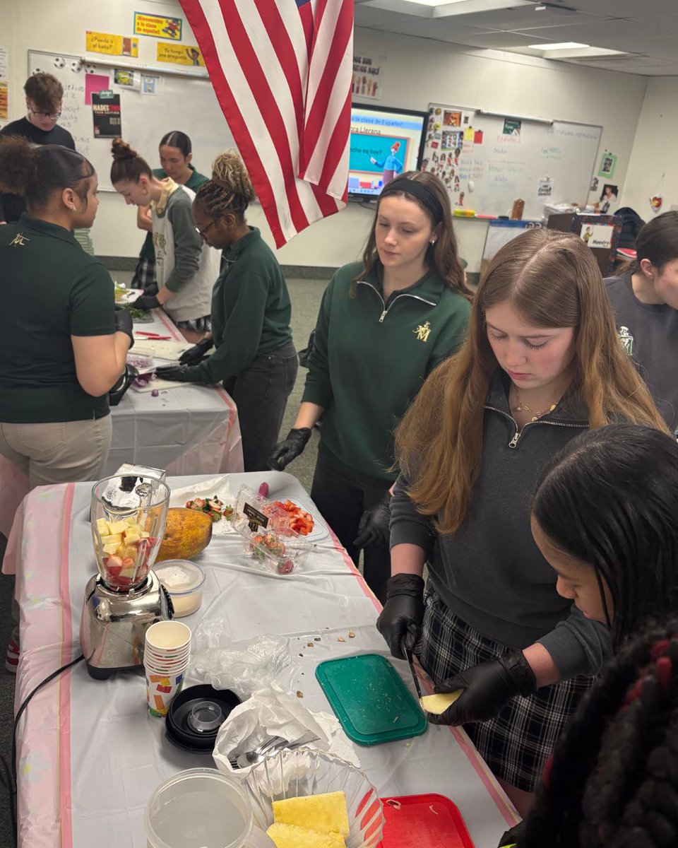 stvmirish's tweet image. Spanish Honors brought learning to life! 🇵🇪🍳

After their Peru unit, students made a Peruvian breakfast—spinach omelets &amp;amp; smoothies 🌿🥤 A flavorful classroom experience! ✨
#STVM #STVMFamily #IrishPride #StudentLife #ExperientialLearning #SpanishHonors
