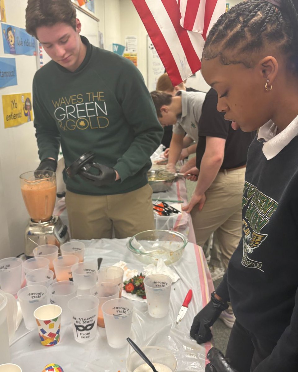 stvmirish's tweet image. Spanish Honors brought learning to life! 🇵🇪🍳

After their Peru unit, students made a Peruvian breakfast—spinach omelets &amp;amp; smoothies 🌿🥤 A flavorful classroom experience! ✨
#STVM #STVMFamily #IrishPride #StudentLife #ExperientialLearning #SpanishHonors
