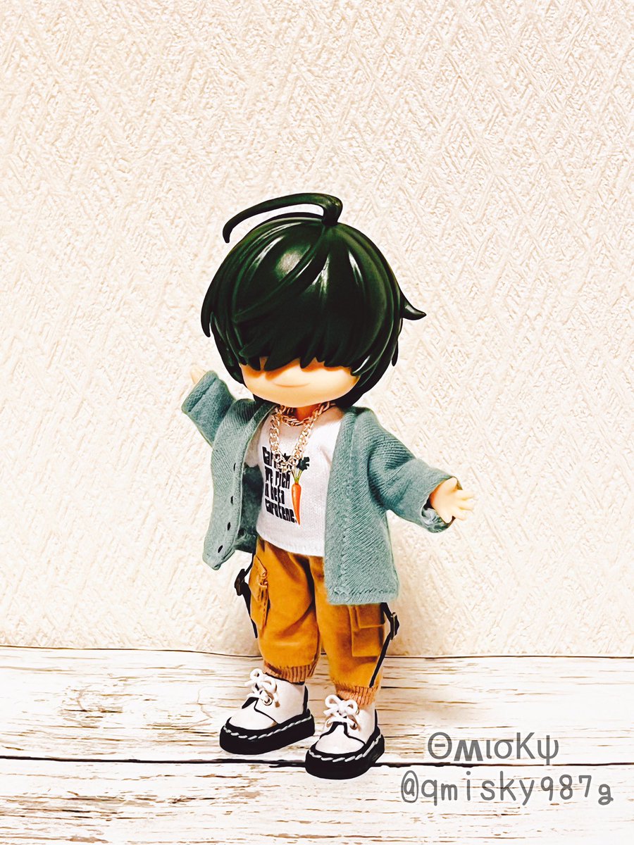 靴　めばる工房様
Tシャツ(<a href="/PinkFloat_info/">PinkFloat_告知専用＠ドール服＆靴製作</a> )様
カーティガン(<a href="/mee_hausuka/">はうすか。5/6 西2 フ22b</a> )様
ズボンはメル○購入のもの。

菫ちゃんから、おすすめされてた靴。かなりバランス取れて立ってくれる✨✨✨Tシャツは、人参🥕イラストに一目惚れです💖
カーティガンは使い勝手が良くて合わせやすいです。