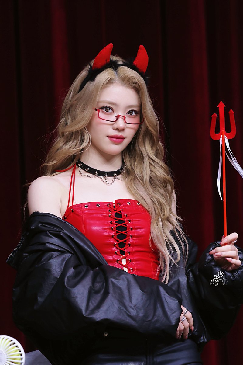 nine_happy_'s tweet image. 260410  
아 섹시하네 쌩
#샤오팅 #XIAOTING 
#Kep1er #케플러