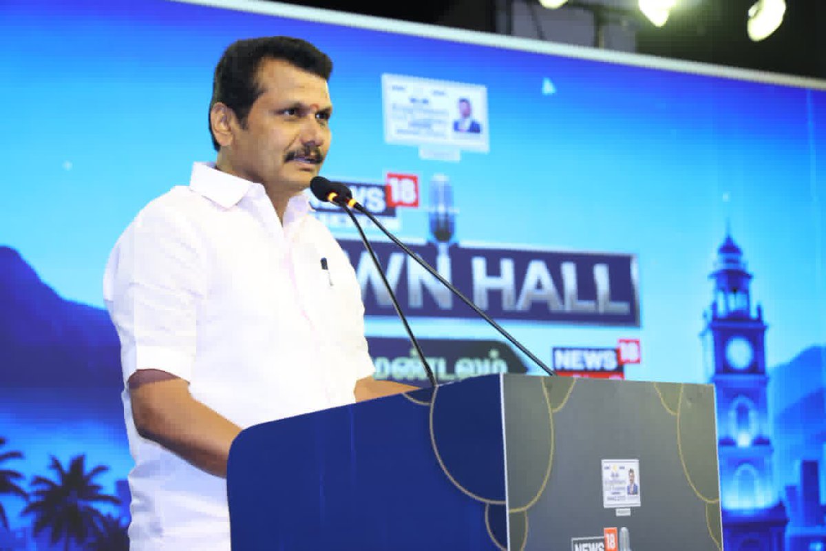 V_Senthilbalaji's tweet photo. இன்று கோவை லீ மெரிடியன் ஹோட்டலில் நடைபெற்ற, நியூஸ்18 தொலைக்காட்சியின் டவுன் ஹால் நிகழ்ச்சியில், நிர்வாக ஆசிரியர் திரு. விவேக் நாராயணன் மற்றும் தலைமை ஆசிரியர் திரு. கார்த்திகை செல்வனுடன் கலந்துரையாடிய போது.. https://t.co/8sh4tBtEoD