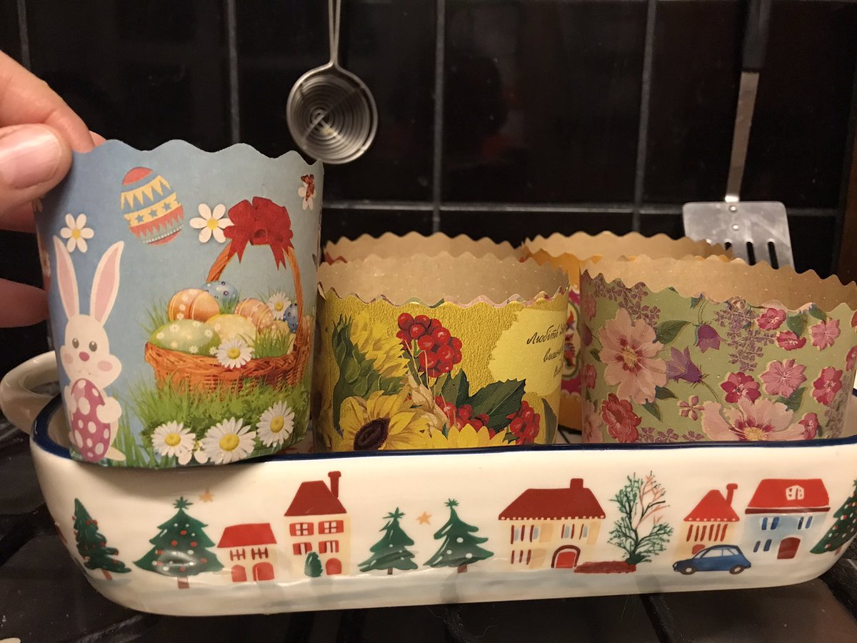 Kitchen1933's tweet photo. Yesterday was Holy Thursday.
In the U.K. we celebrated Easter last weekend, this weekend, Ukraine will celebrate Easter. Holy Thursday is traditionally the day Paska and Babka are made…⬇️
🧁🇺🇦
#Ukraine #Easter #NanasKitchen1933 #Paska #HolyThursday https://t.co/BNNs07UBV5