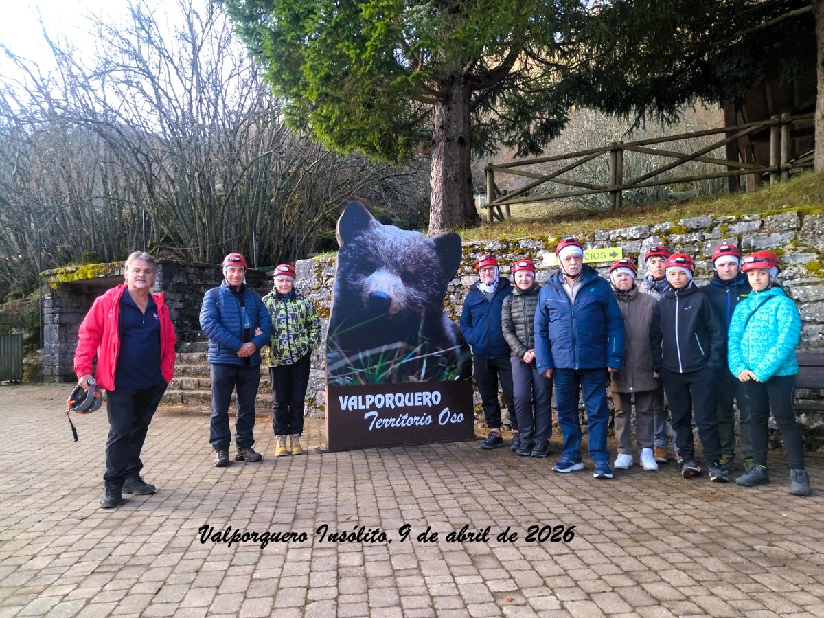 CUEVALPORQUERO's tweet photo. Seguimos con el recorrido #valporqueroinsólito de los jueves, en esta ocasión con amigos de Pontevedra, León y Guipúzcoa https://t.co/mmtEaPRS05