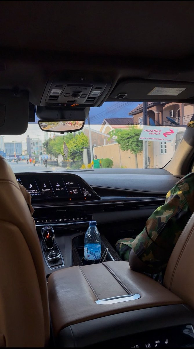 socetyhatesjay's tweet image. W week in an escaladizzy 😂💪🏽