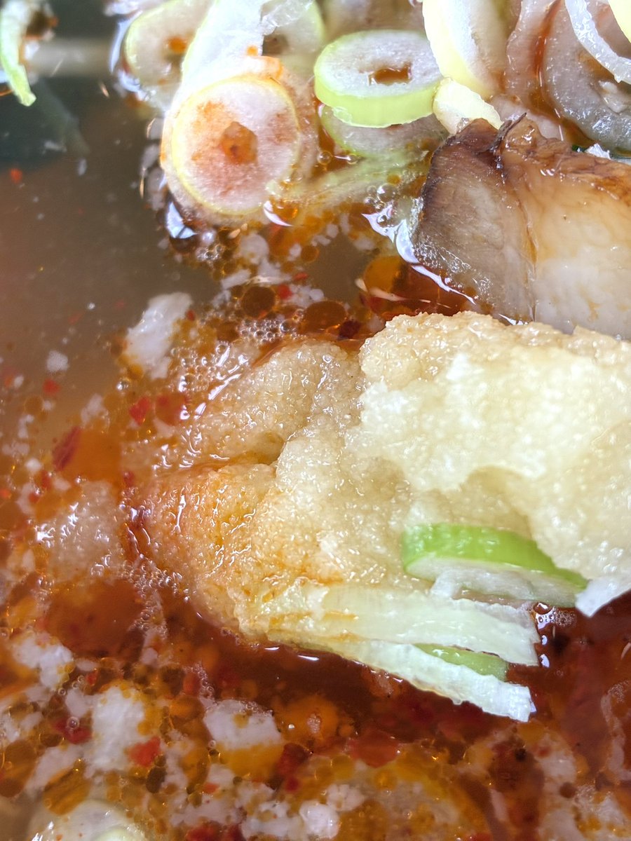 幸楽苑のスタミナらーめん🍥🍥を食べました🍜✨
シャキシャキ野菜とにんにくたっぷりの熱々醤油スープです❣️
辛さはもう少し欲しかったかな〜。辛さ選べるランクがあってもいいかもね🌶️🌶️🌶️
また食べたい💕
#幸楽苑
#スタミナらーめん