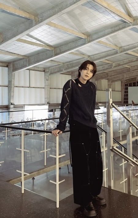 bts_suga50270's tweet photo. How are y’all doing? https://t.co/6PbEWWJSVq