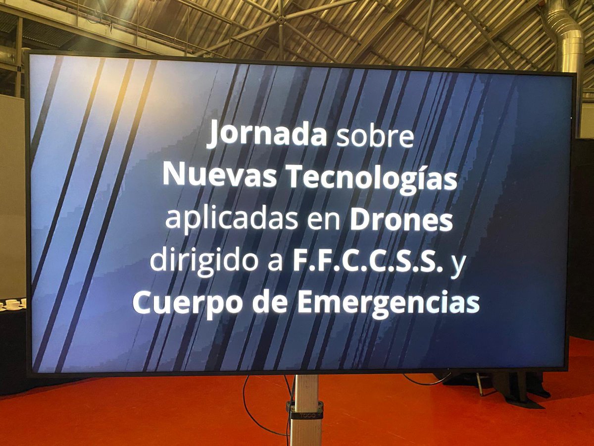 policiavaldmoro's tweet image. 📆#Ayer
📍#Alcobendas

Participamos en la jornada sobre Nuevas Tecnologías aplicadas en #Drones

Organizada por @Alcobendas_Poli, con la colaboración de @DJIEnterprise @SamsungEspana y Grupo MCR.

Una oportunidad para seguir formándonos y mejorar nuestras capacidades operativas.
