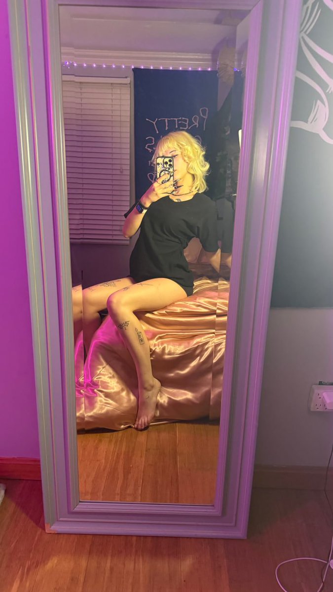 paige_potterx2's tweet photo. i dress like this for fun 🤪 https://t.co/sItjTtQ9RY