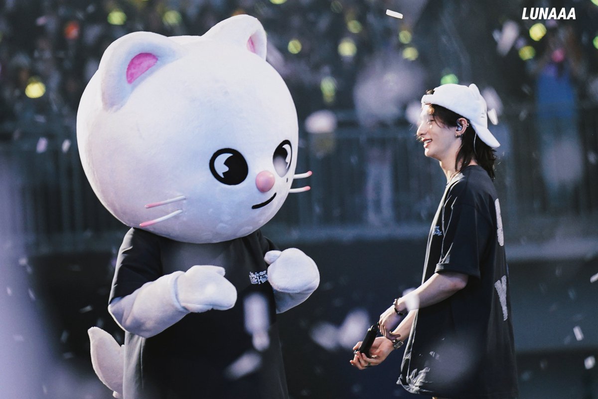 LUNAAA💜💛💚 tweet media