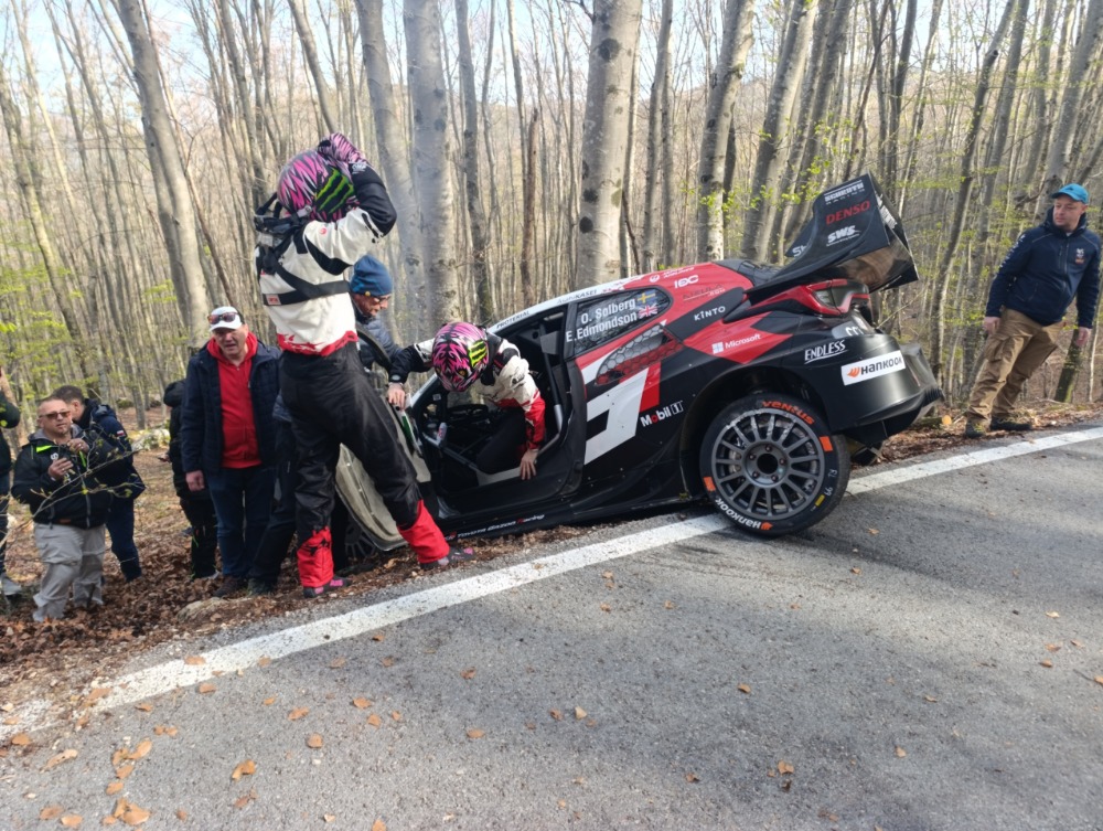 eWRC-results tweet media