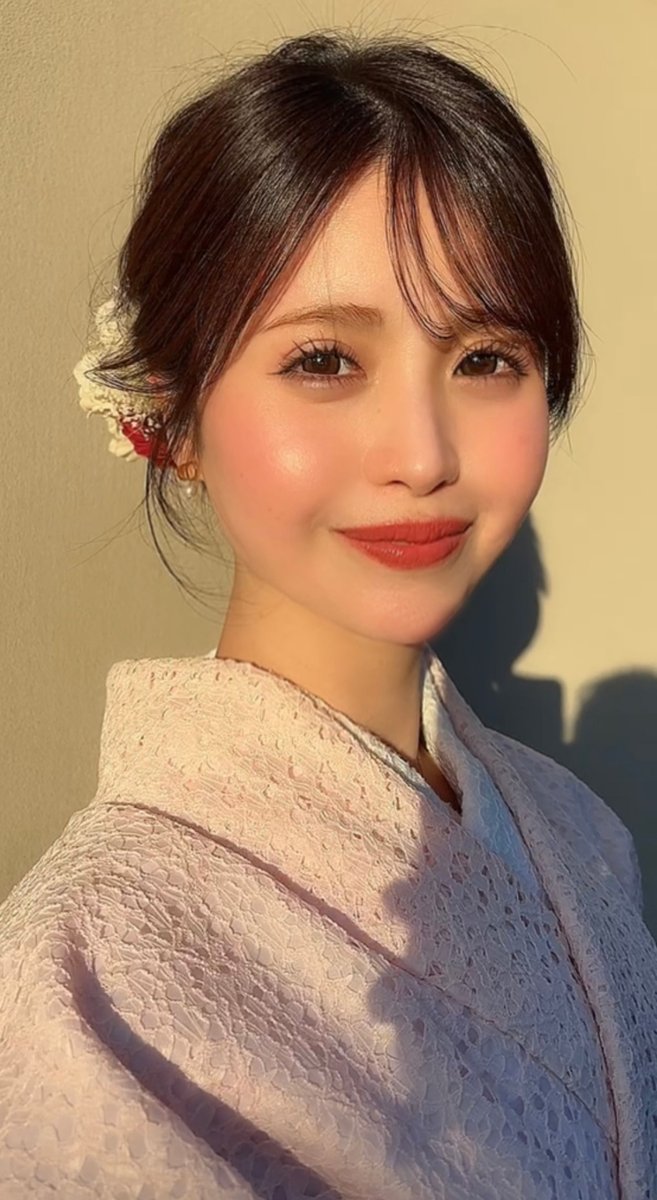 【顔の脂肪吸引症例数8年連続全国No.1医師】
👇「影を飛ばし、光を纏う」輪郭造形デザイン👇
もたつきの正体だった不要な脂肪を吸引。
クマを消してアゴ先を尖らせ、理想の黄金比に整えることで、洗練された逆三角形の小顔へ。

この方は
✅頬・あご下脂肪吸引