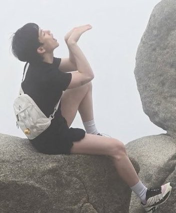 “I could see everything when you walked over” idk anymore