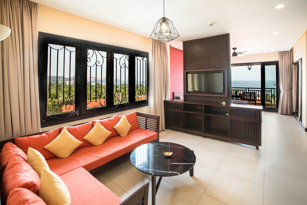 ResortPandanus's tweet photo. 𝐂𝐨𝐦𝐩𝐥𝐢𝐦𝐞𝐧𝐭𝐚𝐫𝐲 𝟑𝟎-𝐦𝐢𝐧𝐮𝐭𝐞 𝐫𝐞𝐥𝐚𝐱𝐚𝐭𝐢𝐨𝐧 𝐚𝐭 𝐇𝐢𝐛𝐢𝐬𝐜𝐮𝐬 𝐒𝐩𝐚: choose from neck, shoulder & nape therapy or a soothing foot massage, per guest, per stay — Applicable for stays of fewer than 3 nights!
#PandanusResort #PandanusResortMuiNe #MuiNe https://t.co/Hl9YdaKFtb
