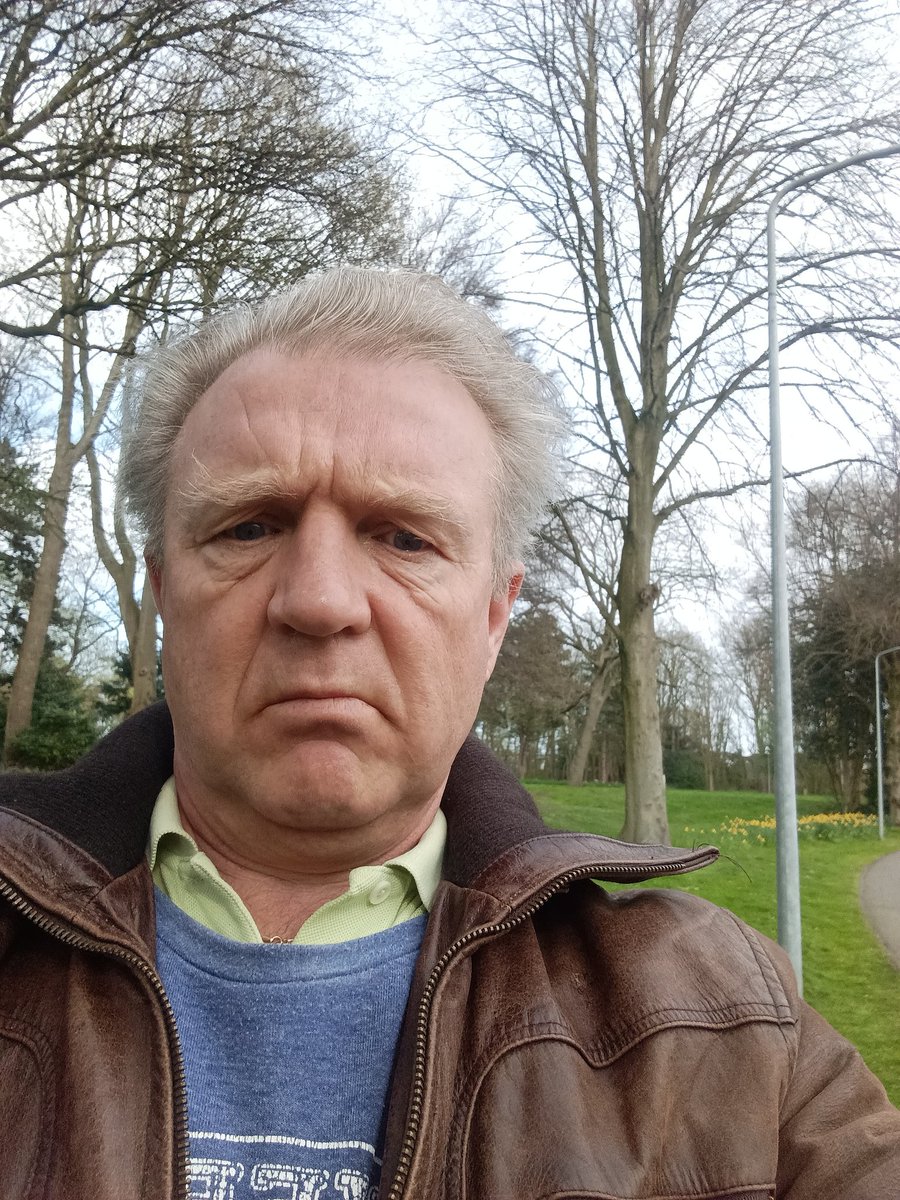 Hallo okay!!!den haag vandaag!!!alles goed!!door omstandigheden!!!alle roddel laster stalk en meer etc!!!zou ik wat verkeerds gezegt geschreven of gedaan hebben!!!excuses!!!daaaaaag!!!goed leven aan vrienden!!!nah!!!