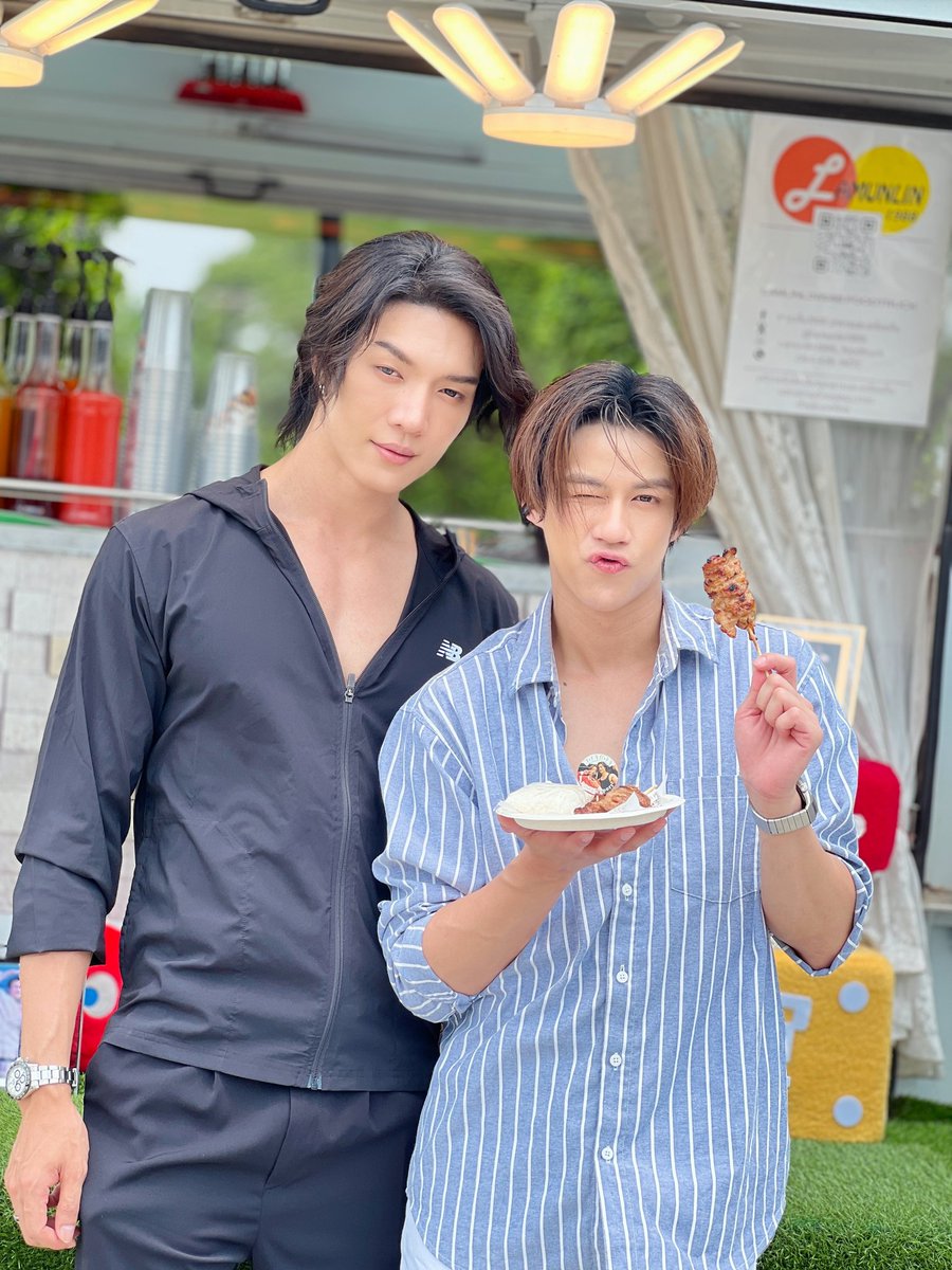Boatoatofficial's tweet photo. Food Truck for BoatOat🦦❤️🐰
Sticky rice with grilled pork 50 + drink 50 Serve

Special thanks🫶 Chinese fans
@LipingYang1004   @TZnly  @yongmaijub @xiaomam137158 @zoey828318 @Chenqiujun111 @gunggung1061053
@ChenyanBbb 

SHOOTING KNOT Q16
#ShootingKNOT
#KNOTtheseries #BoatOat 
#BoatYongyut #OatPasakorn
@Yong_yutt @oat_psk